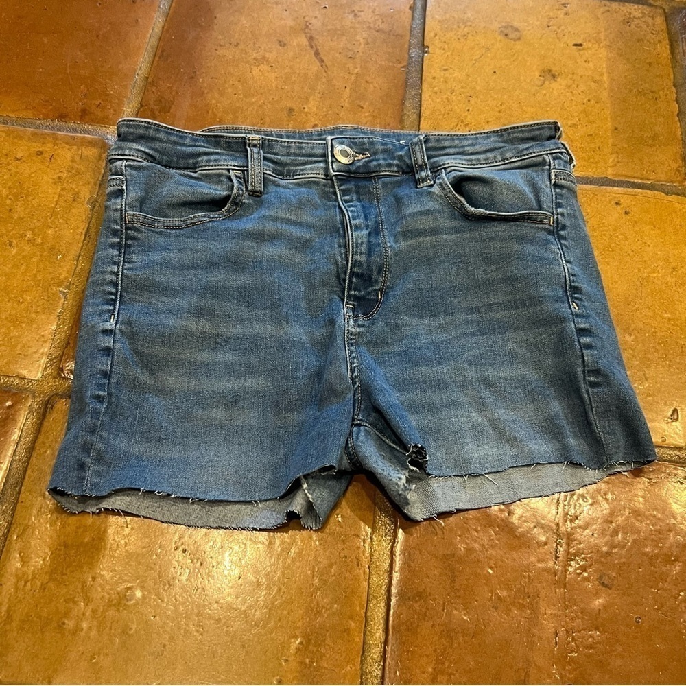 American Eagle Outfitters Stretch Cut Off Jean Shorts Size 14 Women’s